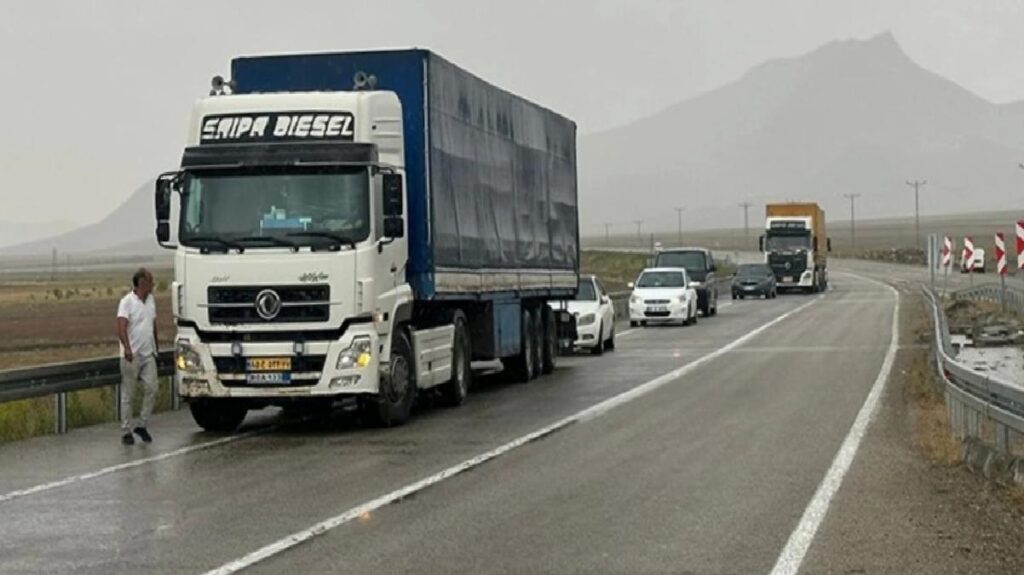 Doğubayazıt’ı sel vurdu! Türkiye-İran kara yolu saatler sonra ulaşıma açıldı