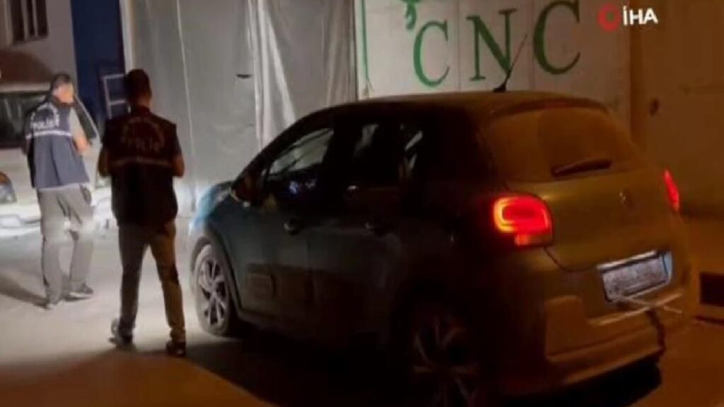 Dur ihtarına uymayan şoför polisten kaçtı