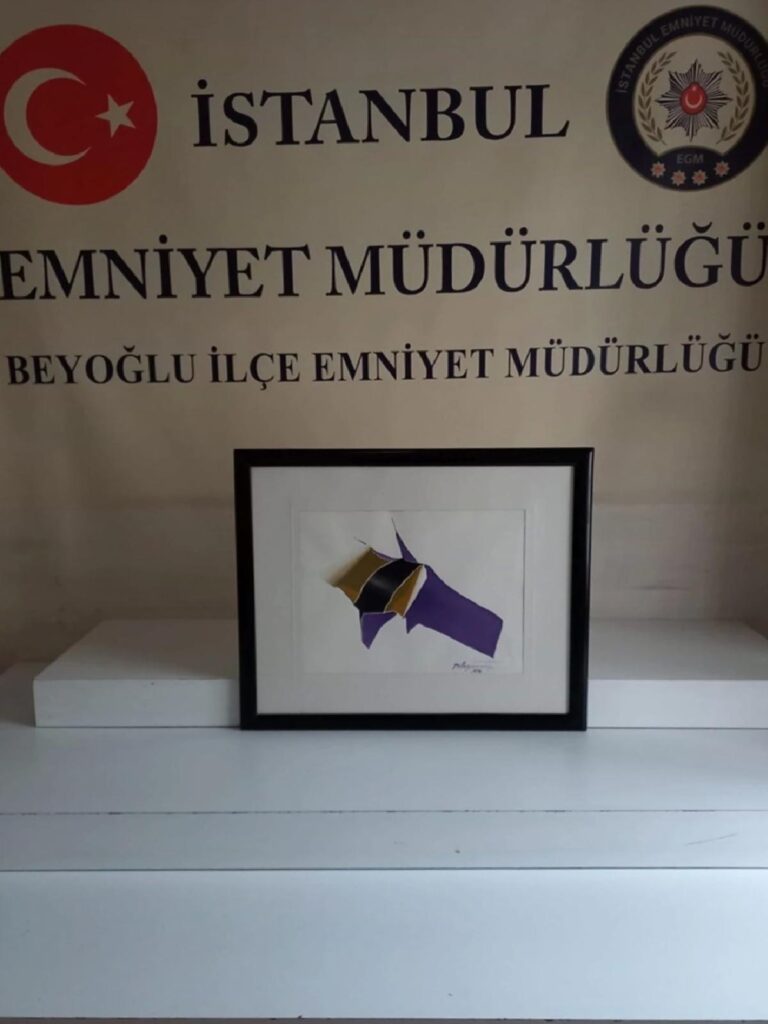 Emekli büyükelçinin konutundaki tabloyu düzmecesiyle değiştirip satmaya çalışan kişi, büyükelçinin kızı çıktı
