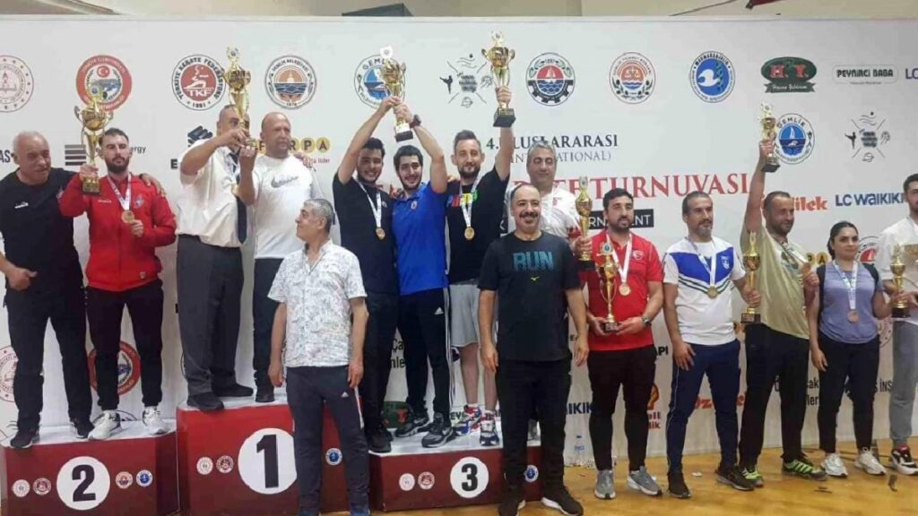 Eskişehirli Sportmenler Memleketler arası Karate Turnuvasında 1’inci Oldu