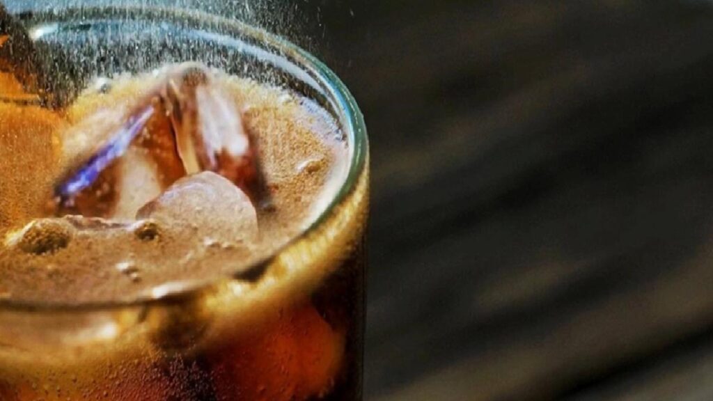 Günde 1 bardağı kansere davetiye çıkarıyor! 45 yaş üstü bayanların karaciğerini mahvediyor