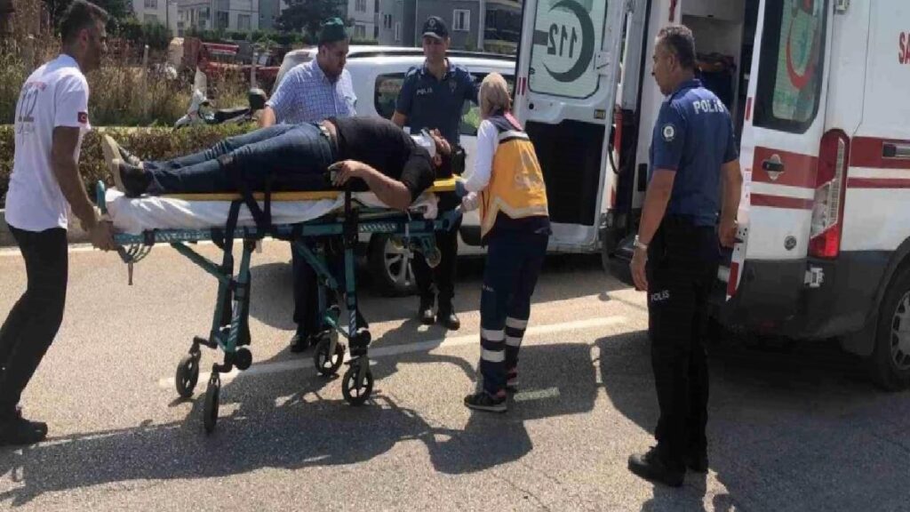 İnegöl’de Denetimden Çıkan Araba Takla Attı: 3 Yaralı