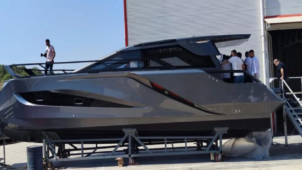 İnegöl’de Kardeşlerin Ürettiği Birinci Yat Yalova’da Denize İndirilecek