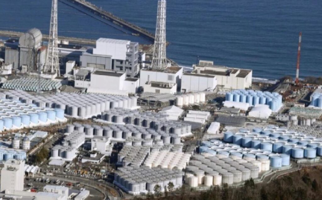 İtirazlara karşın Japonya Perşembe günü Fukushima Nükleer Tesisinin işlenmiş radyoaktif suyunu denize boşaltacağını açıkladı