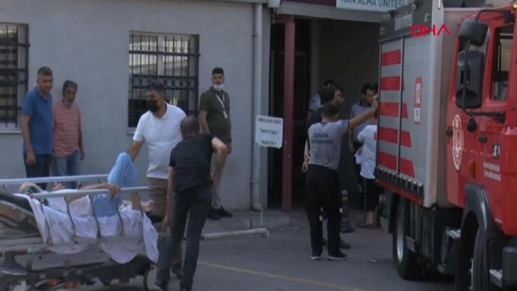 İzmir’de Hastane Taban Katında Yangın Çıktı