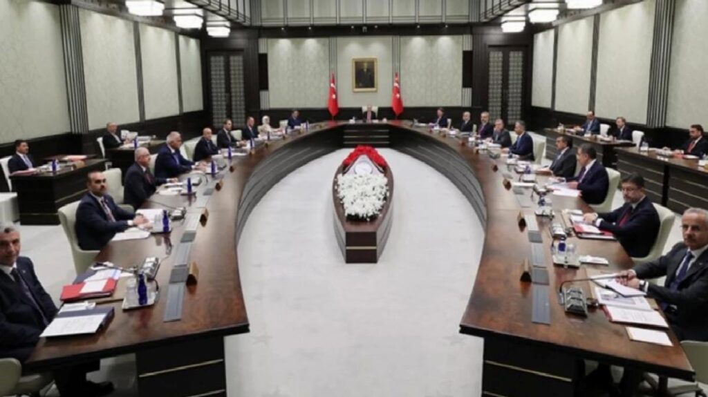 Kabine toplantısı başladı! İktisat ve dış siyaset öncelikli hususlar ortasında