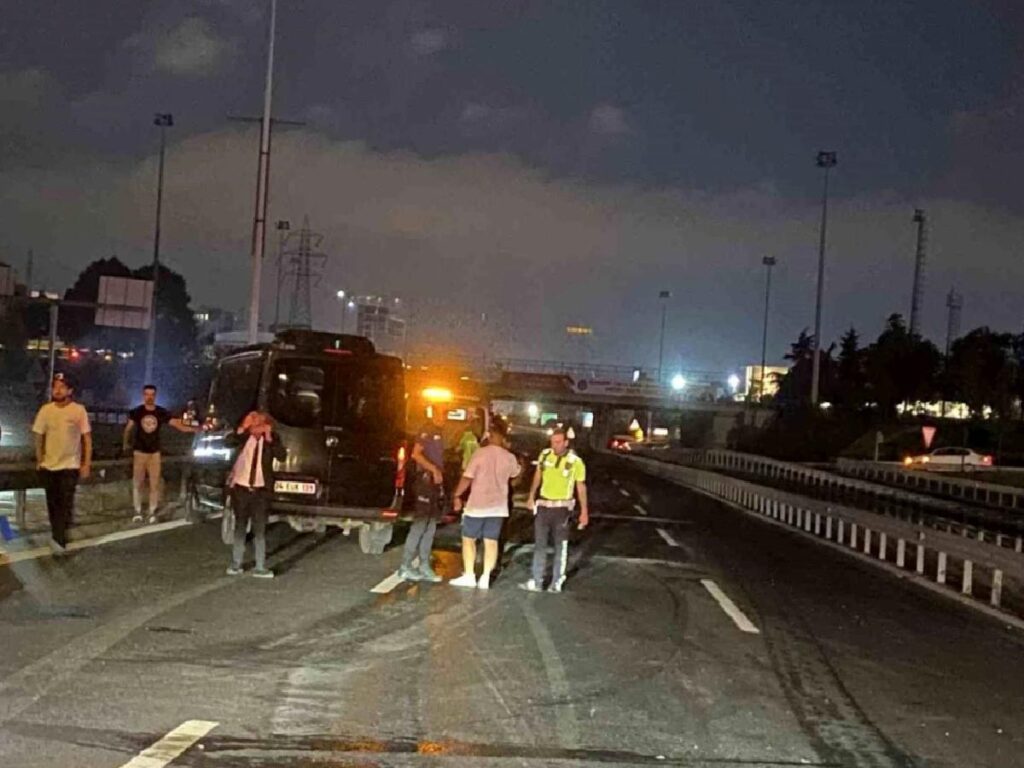 Küçükçekmece Basın Ekspres Yolunda Ardışık Kazalar