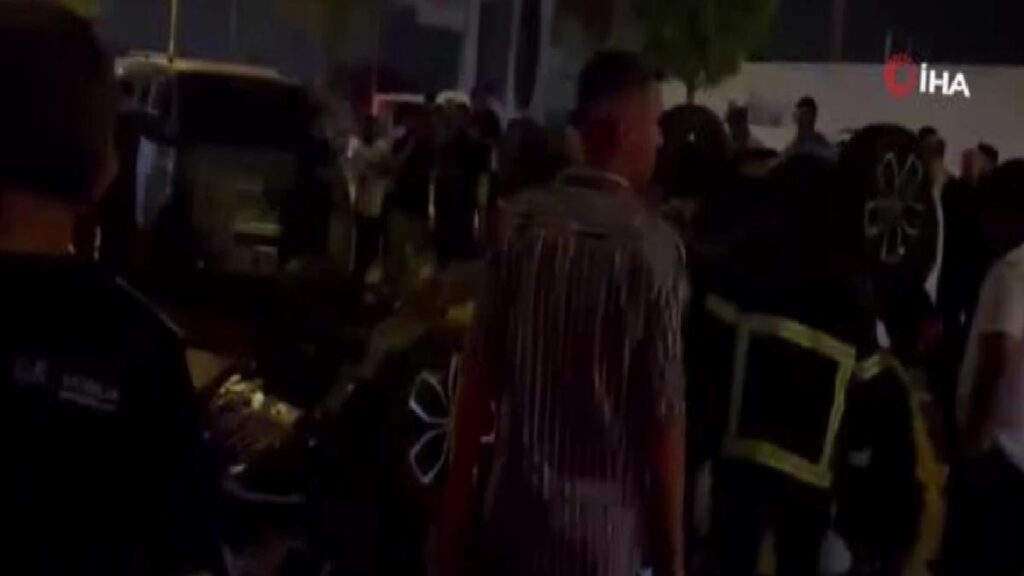 Makas atan araç takla attı: 5 yaralı