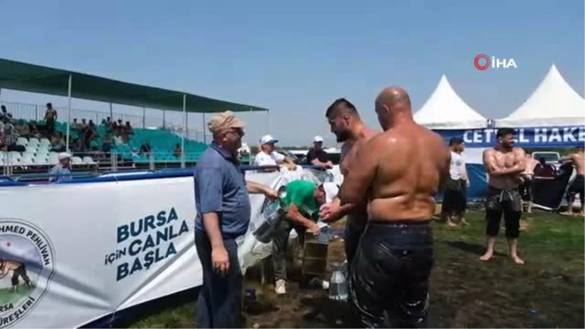 Pehlivanlar er meydanına çıktı