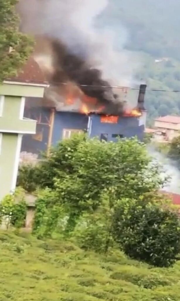 Rize’de, özel çay fabrikasında yangın