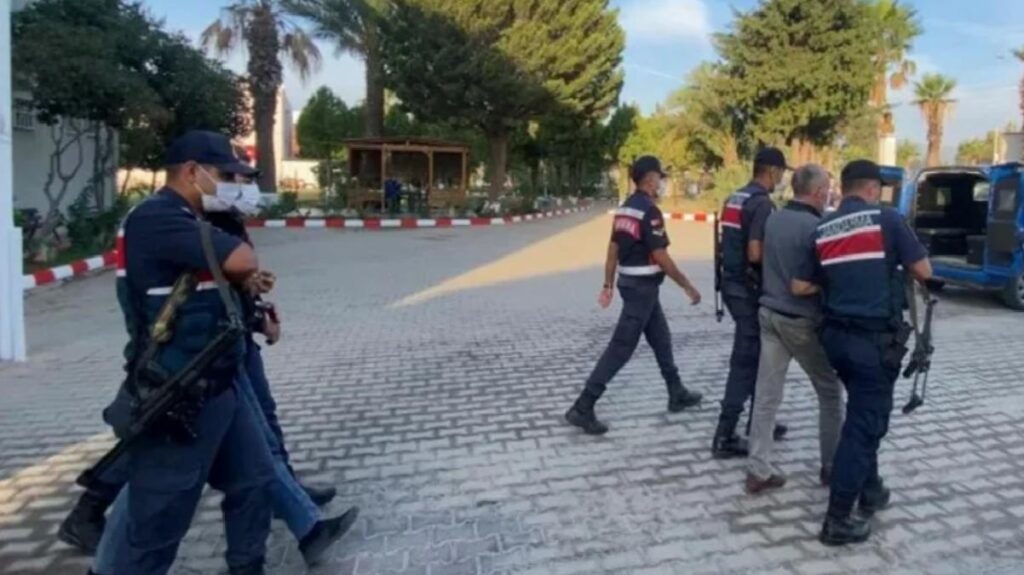 Son Dakika! 4 vilayetteki operasyonlarda 39 göçmen kaçakçılığı organizatörü yakalandı, 26’sı tutuklandı