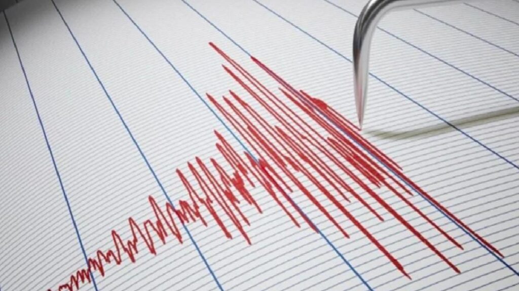 Son Dakika! Bodrum açıklarında 4.8 büyüklüğünde deprem! Sarsıntı etraf vilayetlerde de hissedildi