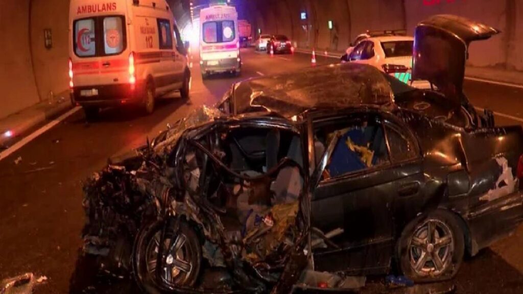 Sultangazi Cebeci Tüneli’nde Kaza: Şoför Ağır Yaralandı