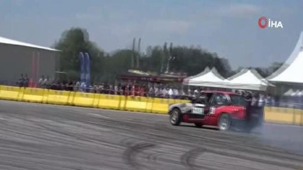 Türkiye’nin en düzgün drift şoförleri Bursa’da yarıştı