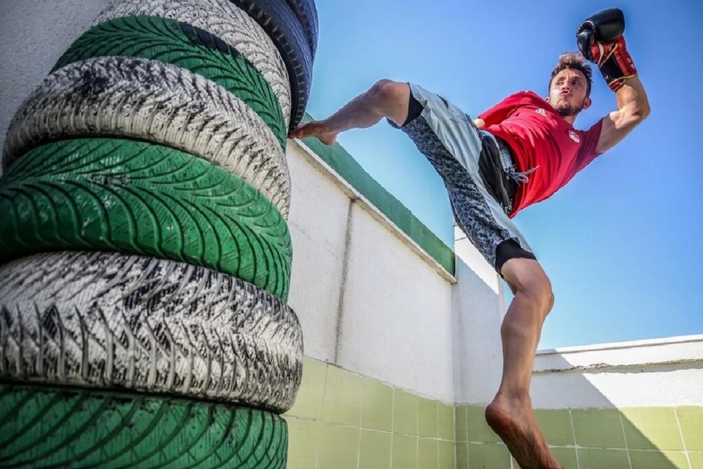 Ulusal kick boksçu Bilal Dural, Dünya Şampiyonası için hazırlıklarını sürdürüyor