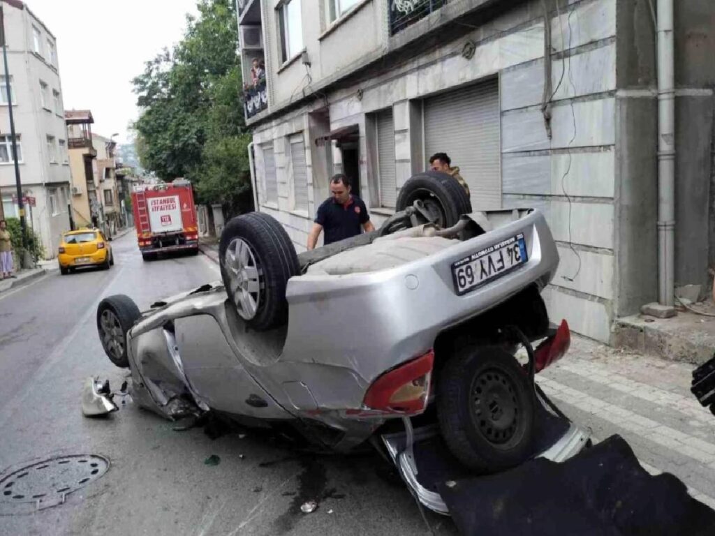 Üsküdar’da Araç Denetimden Çıkıp Takla Attı: 5 Yaralı