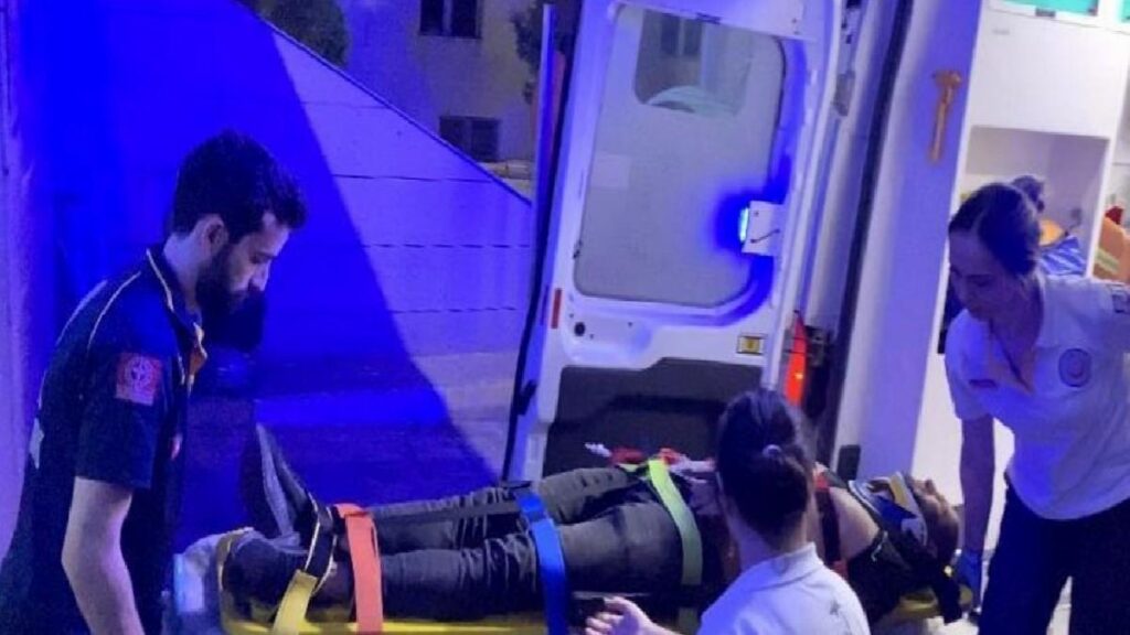 Yunanistan’a geçmek isteyen kaçak göçmenlerin bulunduğu araç kaza yaptı, 6 kişi yaralandı