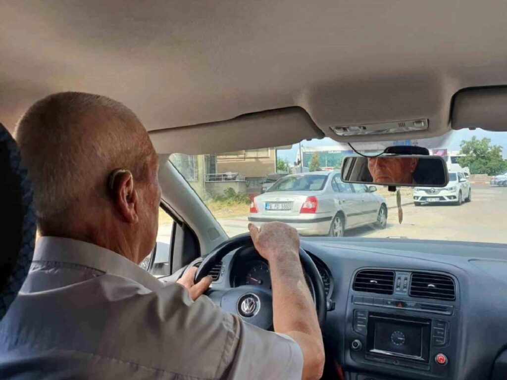 73 Yaşındaki Sebahattin Bozbulut Ehliyet Sahibi Oldu