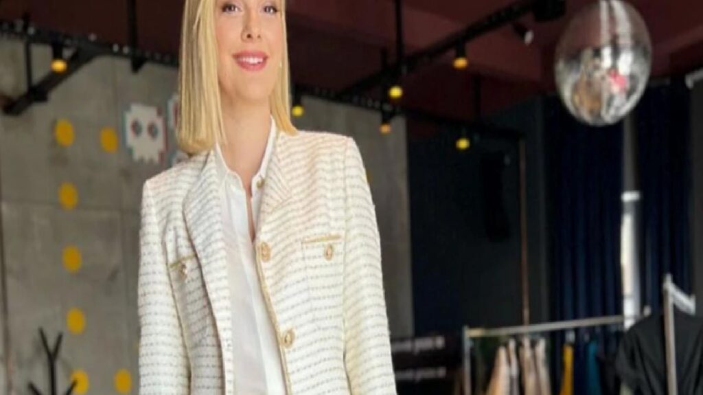 8 ayda 20 kilo veren Bergüzar Korel’in zayıflama sırrı ortaya çıktı: Günde 2 saat yürüyüp 1 saat de yüzüyor