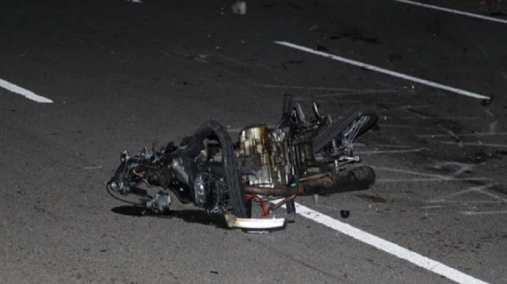 Antalya’da trafiğe kapalı yolda 2 motosiklet baş başa çarpıştı! 3 genç hayatını kaybetti