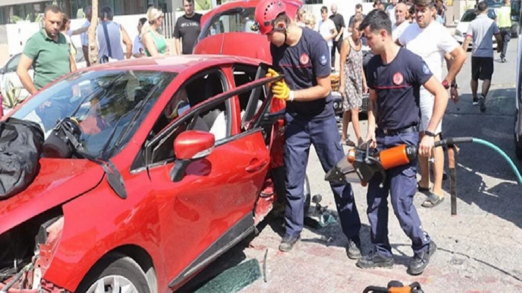 Antalyasporlu futbolcu Naldo’nun ailesi trafik kazası geçirdi! Otomobilden fırlayan oğlunun durumu kritik