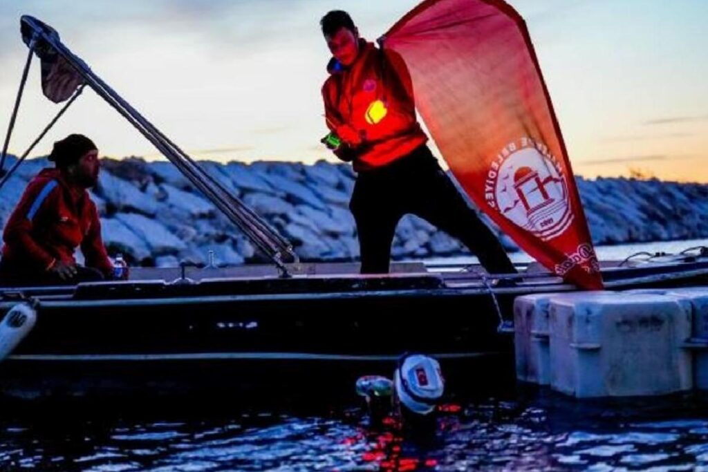 Atlet İrem Sönmez, Bayana Yönelik Şiddete Karşı 24 Saat Yüzdü