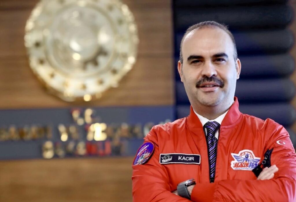 Bakan Kacır, dünyaca ünlü 70’i aşkın astronotun Türkiye’ye geleceğini bildirdi Açıklaması