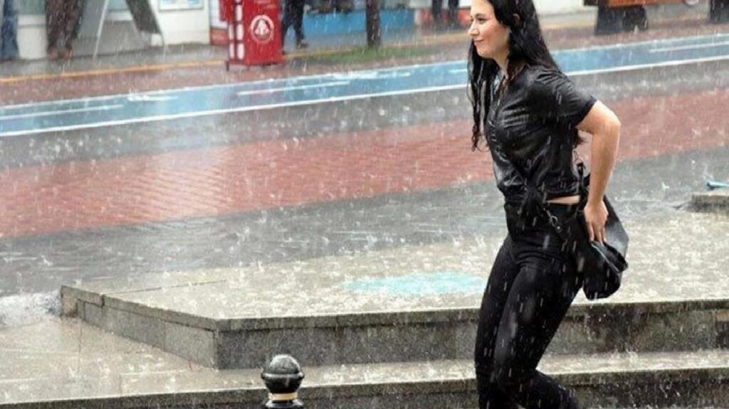 Bu bölgelerde yaşayanlar dikkat! Meteoroloji’den sağanak uyarısı