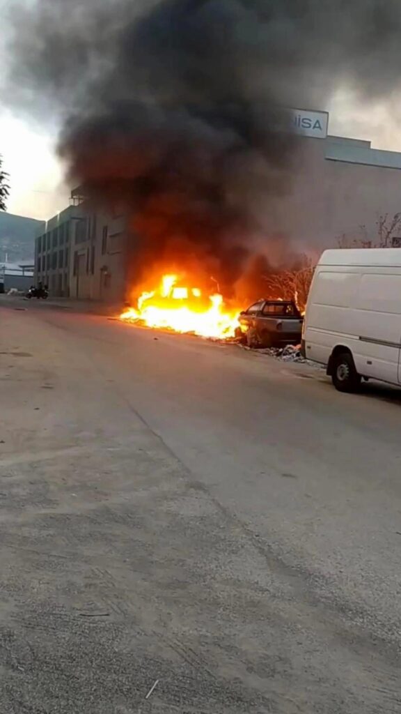 Bursa’da çocuklar park halindeki araçları ateşe verdi