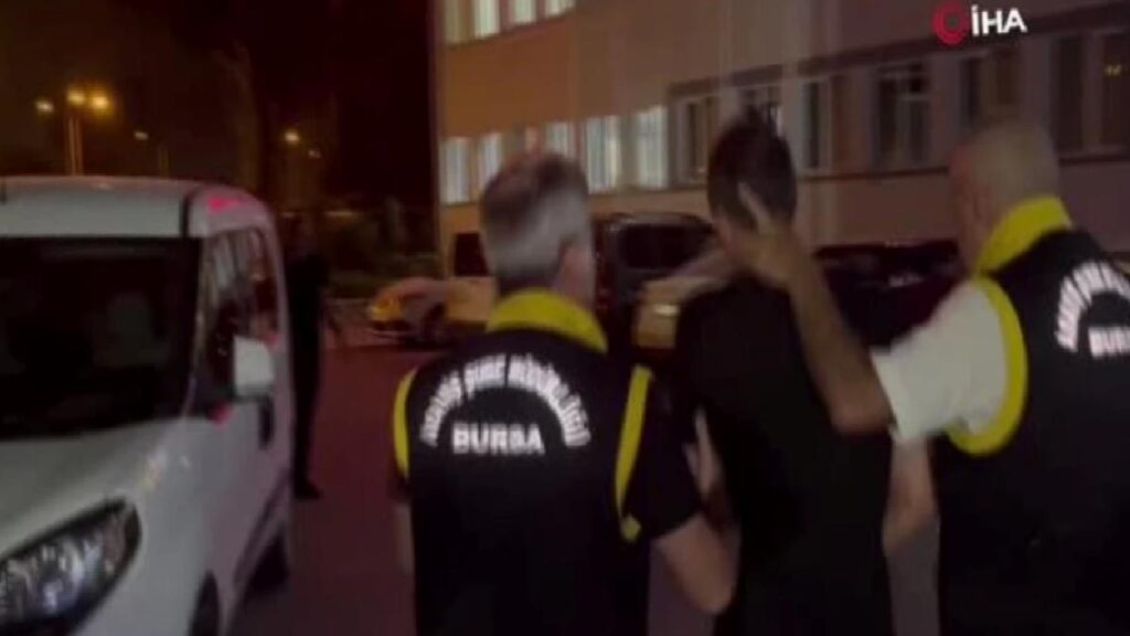 Bursa’da eşini bıçakla öldürdü, ‘pişmanım’ deyince vatandaş reaksiyon gösterdi