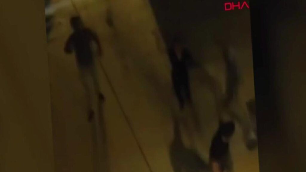 Bursa’da Hurda Toplama Hengamesi: Sopa ve Elektroşok Kullanıldı