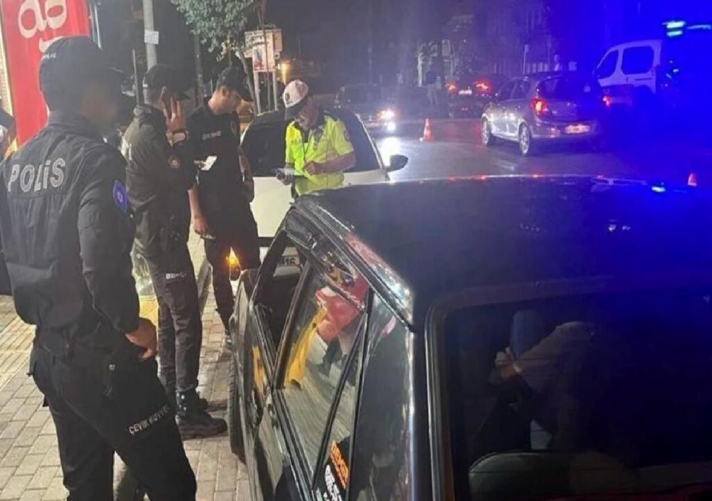 Bursa’da ‘Huzur’ Uygulaması: 9 Şahıs Yakalandı, Uyuşturucu ve Silah Ele Geçirildi
