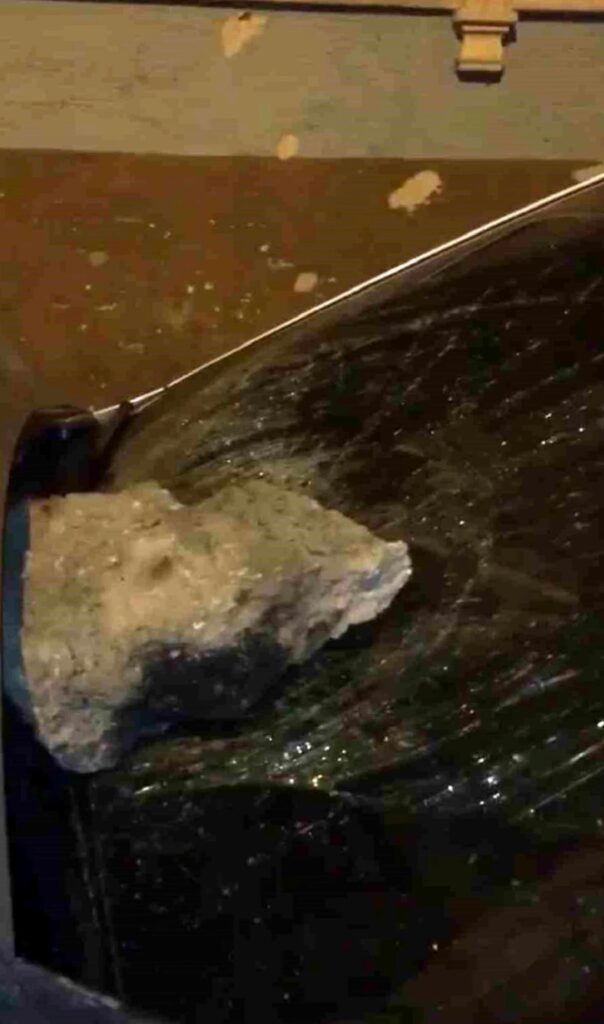 Bursa’da Ortalarında Hasımlık Olan Kişinin Arabası Yakıldı