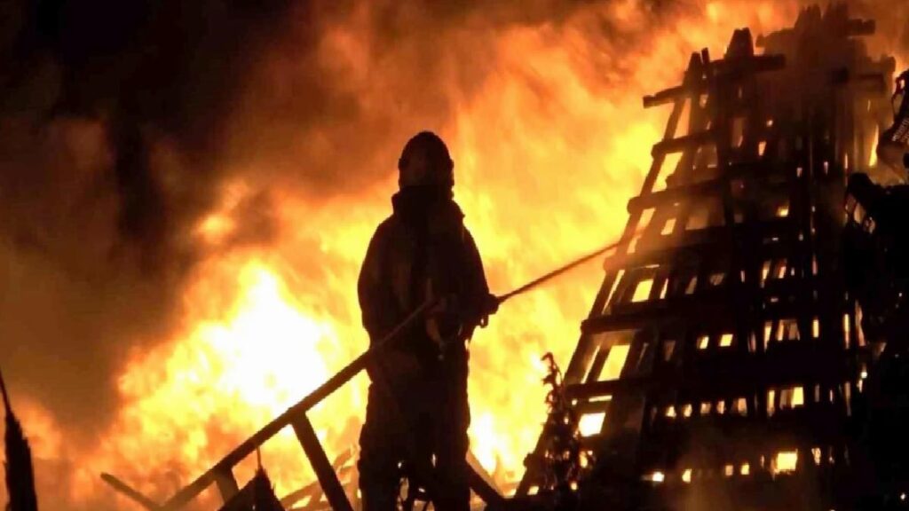 Bursa’da Soğuk Hava Deposunda Çıkan Yangın Söndürüldü