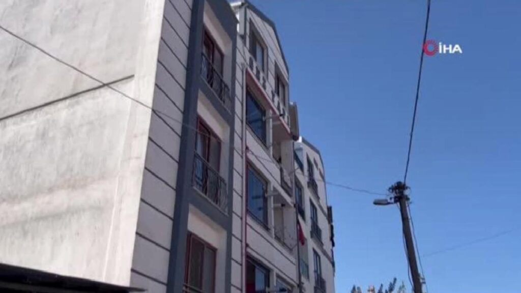 Bursa’da torun dehşeti: Babannesi ve halasının boğazını kesti