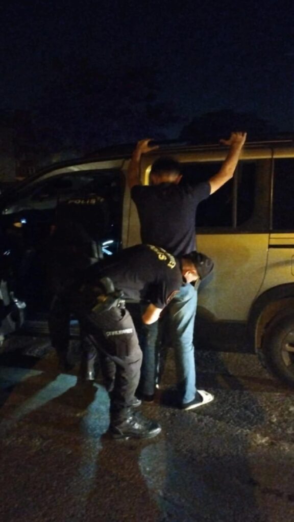 Bursa’da yapılan asayiş uygulamalarında 3 zanlı yakalandı