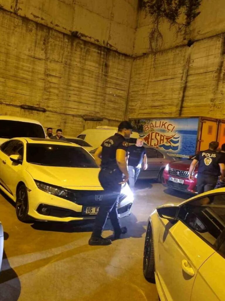 Bursa’da yapılan trafik uygulamasında 15 araca 22 bin 241 TL ceza kesildi
