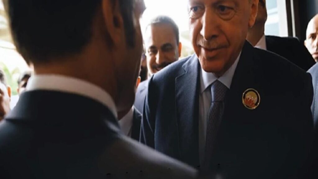 Cumhurbaşkanı Erdoğan ile Macron’un G20’deki samimi sohbeti tebessüm ettirdi: Hani gelecektin?