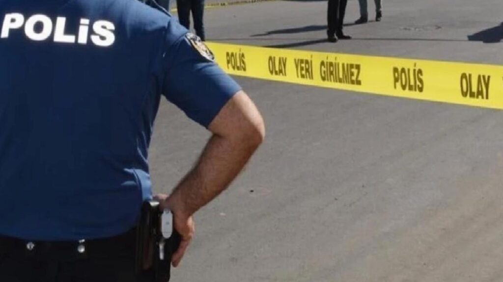 Dicle Üniversitesi’nde Dekan Yardımcısı Yunus Yılmaz, odasında genç bir kız tarafından bıçaklandı