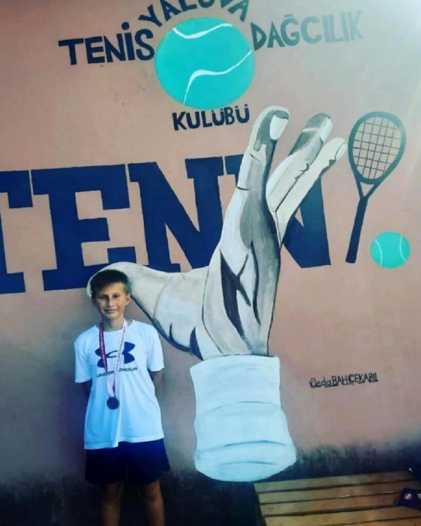 Düzceli tenisçiler Yalova ve Bursa’da şampiyon oldu