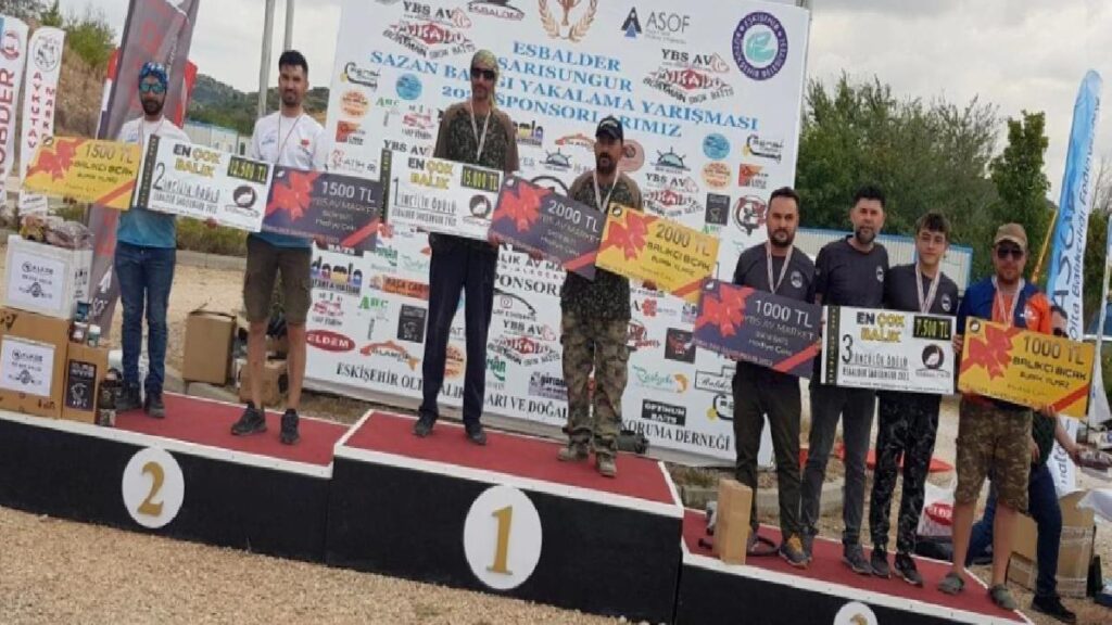 Eskişehir’de Sazan Balığı Yakalama Müsabakası Düzenlendi