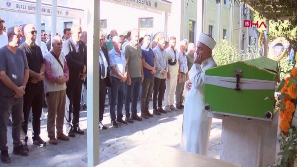 HAYATINI KAYBEDEN PİLOT KANDİLLİ’ BURSA’DA TOPRAĞA VERİLDİ