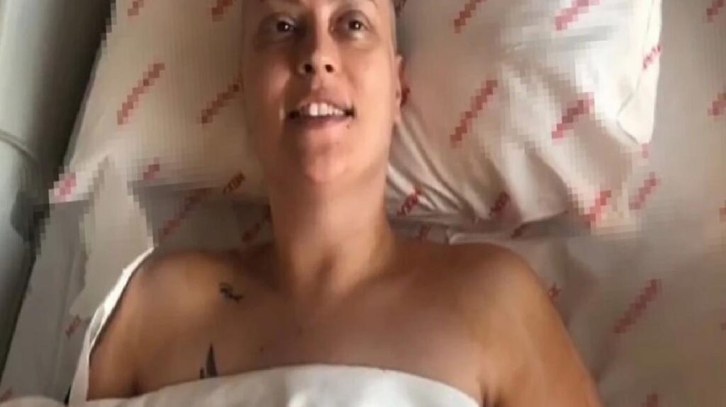 Kanserle uğraş eden oyuncu Ayçin Tuyun, hasta yatağından sevenlerine seslendi