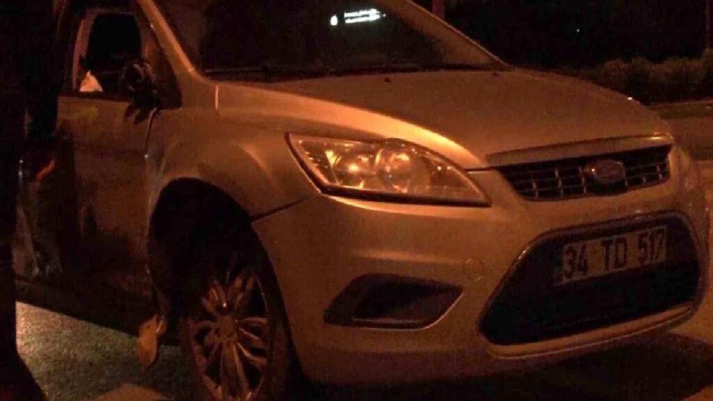 Kartal’da Motosiklet ve Araba Çarpıştı: 2 Kişi Yaralandı