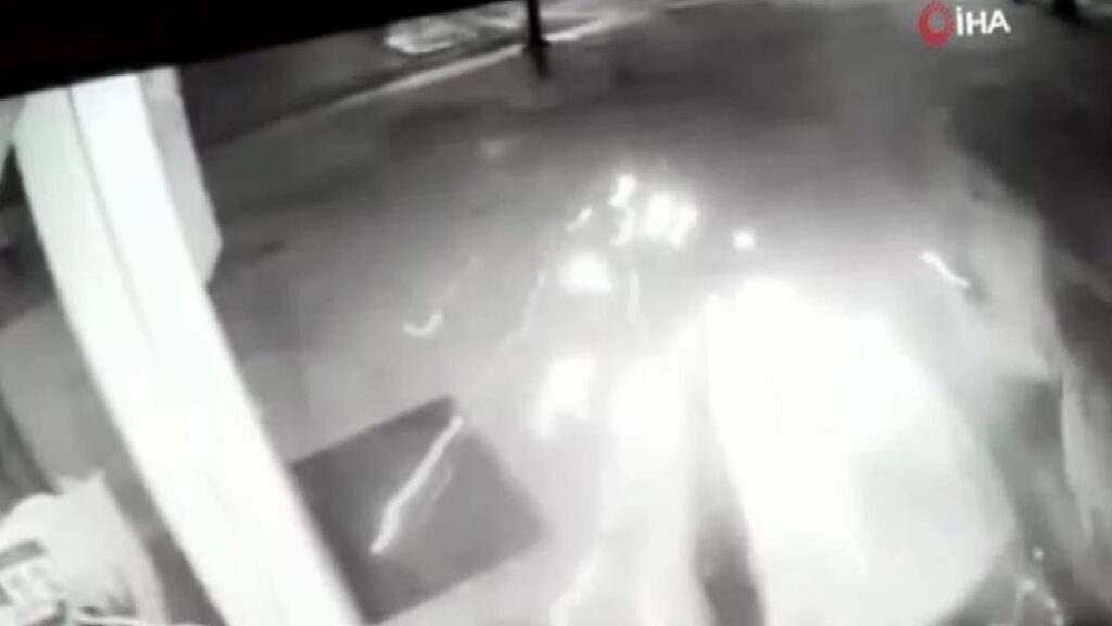 Kartal’da Trafik Kazası: 2 Kişi Yaralandı