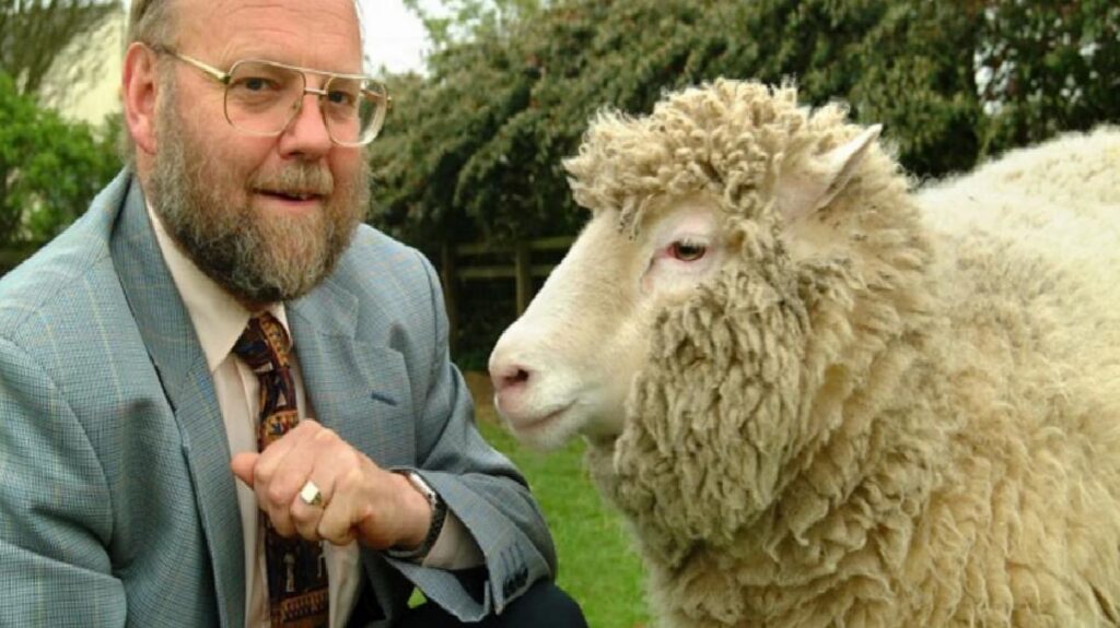 Koyun Dolly’i klonlayan İngiliz bilim insanı Ian Wilmut hayatını kaybetti