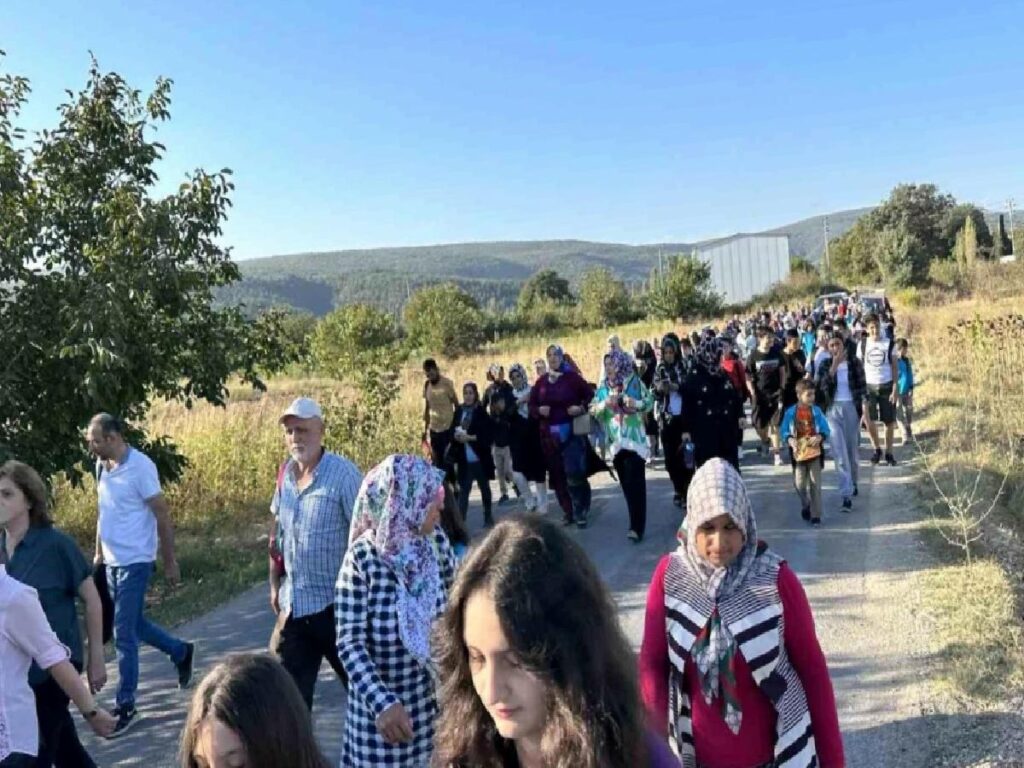 Okul yolu sıkıntıya döndü
