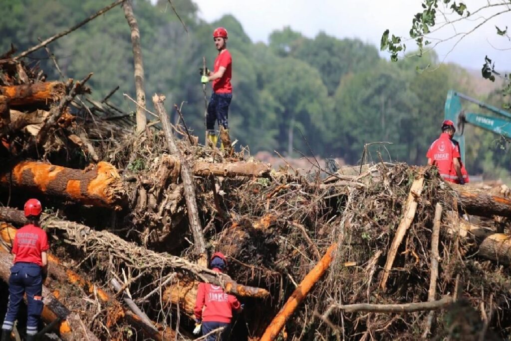 Son Dakika! Kırklareli’ndeki sel felaketinde hayatını kaybedenlerin sayısı 6’ya yükseldi