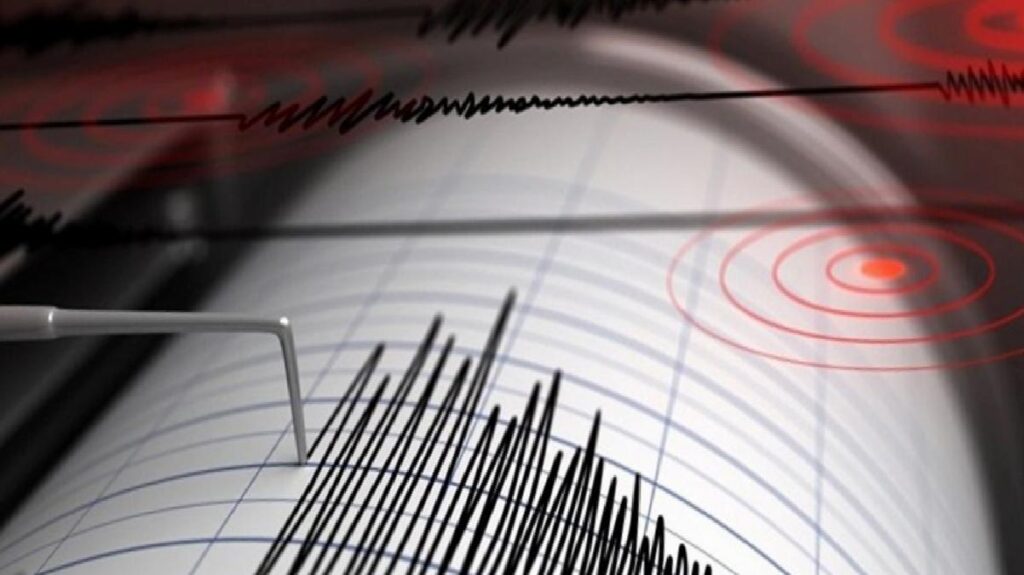 Son Dakika! Kuşadası Körfezi’nde 4.4 büyüklüğünde sarsıntı