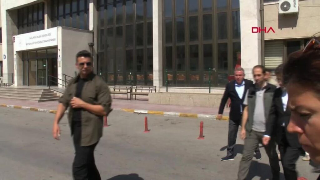 Tarım ve Orman Bakanı Yumaklı, yangında kurtarılan mürettebatı ziyaret etti